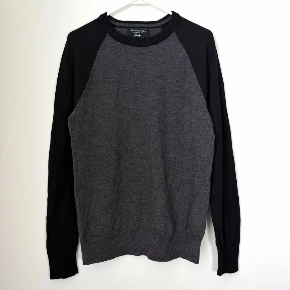 Banana Republic Baruffa Merino Wool Sweater in Gray and Black Size Medium